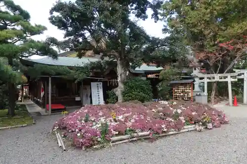 萱野神社の庭園