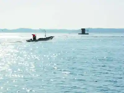 牡蠣島辨天神社(北海道)