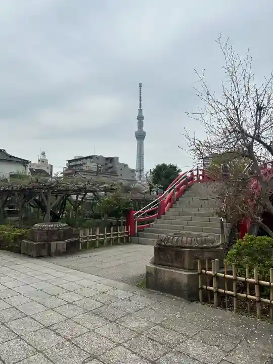 亀戸天神社の{uncategorized: "未分類", other: "その他", undefined: "問題あり", building: "その他建物", grave: "お墓", sacred_gate: "鳥居", guardian: "狛犬", statue: "像", buddha: "仏像", history: "歴史", nature: "自然", garden: "庭園", animal: "動物", pagoda: "塔", temizu: "手水舎", mountain_gate: "山門・神門", sanctuary: "本殿・本堂", subordinate: "末社・摂社", art: "芸術", scenery: "景色", jizo: "地蔵", ema: "絵馬", goshuin: "御朱印", omikuji: "おみくじ", items: "授与品その他", amulet: "お守り", goshuincho: "御朱印帳", eats: "食事", festival: "お祭り", votive_dance: "神楽", shichigosan: "七五三参", wedding: "結婚式", experience: "体験その他", initially: "初詣", around: "周辺", anti_infection: "感染症対策"}