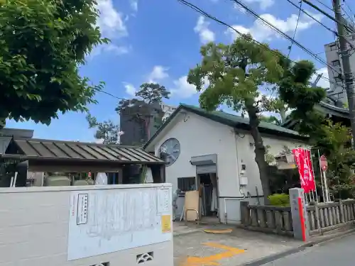 久富稲荷神社の{uncategorized: "未分類", other: "その他", undefined: "問題あり", building: "その他建物", grave: "お墓", sacred_gate: "鳥居", guardian: "狛犬", statue: "像", buddha: "仏像", history: "歴史", nature: "自然", garden: "庭園", animal: "動物", pagoda: "塔", temizu: "手水舎", mountain_gate: "山門・神門", sanctuary: "本殿・本堂", subordinate: "末社・摂社", art: "芸術", scenery: "景色", jizo: "地蔵", ema: "絵馬", goshuin: "御朱印", omikuji: "おみくじ", items: "授与品その他", amulet: "お守り", goshuincho: "御朱印帳", eats: "食事", festival: "お祭り", votive_dance: "神楽", shichigosan: "七五三参", wedding: "結婚式", experience: "体験その他", initially: "初詣", around: "周辺", anti_infection: "感染症対策"}