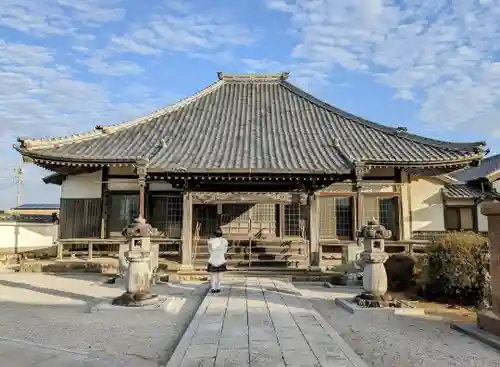 光明寺の本殿・本堂