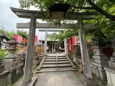 花山稲荷神社の鳥居