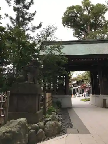 寒川神社の山門・神門