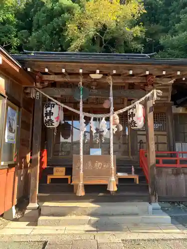 浅岸薬師神社の本殿