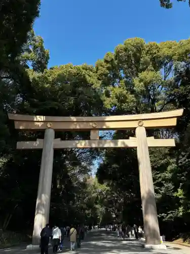 明治神宮の{uncategorized: "未分類", other: "その他", undefined: "問題あり", building: "その他建物", grave: "お墓", sacred_gate: "鳥居", guardian: "狛犬", statue: "像", buddha: "仏像", history: "歴史", nature: "自然", garden: "庭園", animal: "動物", pagoda: "塔", temizu: "手水舎", mountain_gate: "山門・神門", sanctuary: "本殿・本堂", subordinate: "末社・摂社", art: "芸術", scenery: "景色", jizo: "地蔵", ema: "絵馬", goshuin: "御朱印", omikuji: "おみくじ", items: "授与品その他", amulet: "お守り", goshuincho: "御朱印帳", eats: "食事", festival: "お祭り", votive_dance: "神楽", shichigosan: "七五三参", wedding: "結婚式", experience: "体験その他", initially: "初詣", around: "周辺", anti_infection: "感染症対策"}