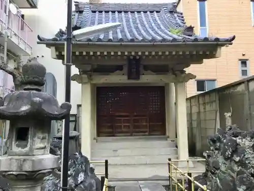 行成稲荷神社の本殿・本堂