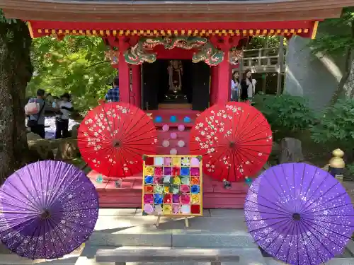 楽法寺（雨引観音）の{uncategorized: "未分類", other: "その他", undefined: "問題あり", building: "その他建物", grave: "お墓", sacred_gate: "鳥居", guardian: "狛犬", statue: "像", buddha: "仏像", history: "歴史", nature: "自然", garden: "庭園", animal: "動物", pagoda: "塔", temizu: "手水舎", mountain_gate: "山門・神門", sanctuary: "本殿・本堂", subordinate: "末社・摂社", art: "芸術", scenery: "景色", jizo: "地蔵", ema: "絵馬", goshuin: "御朱印", omikuji: "おみくじ", items: "授与品その他", amulet: "お守り", goshuincho: "御朱印帳", eats: "食事", festival: "お祭り", votive_dance: "神楽", shichigosan: "七五三参", wedding: "結婚式", experience: "体験その他", initially: "初詣", around: "周辺", anti_infection: "感染症対策"}
