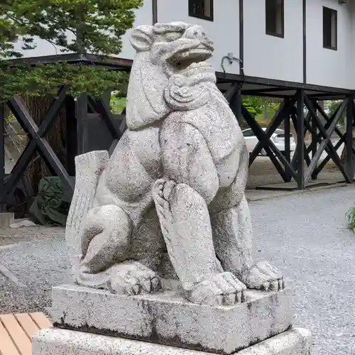 湯倉神社の狛犬