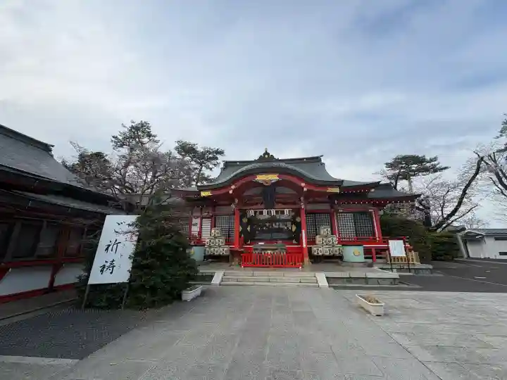東伏見稲荷神社の{uncategorized: "未分類", other: "その他", undefined: "問題あり", building: "その他建物", grave: "お墓", sacred_gate: "鳥居", guardian: "狛犬", statue: "像", buddha: "仏像", history: "歴史", nature: "自然", garden: "庭園", animal: "動物", pagoda: "塔", temizu: "手水舎", mountain_gate: "山門・神門", sanctuary: "本殿・本堂", subordinate: "末社・摂社", art: "芸術", scenery: "景色", jizo: "地蔵", ema: "絵馬", goshuin: "御朱印", omikuji: "おみくじ", items: "授与品その他", amulet: "お守り", goshuincho: "御朱印帳", eats: "食事", festival: "お祭り", votive_dance: "神楽", shichigosan: "七五三参", wedding: "結婚式", experience: "体験その他", initially: "初詣", around: "周辺", anti_infection: "感染症対策"}