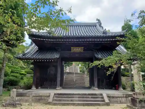 神咒寺の山門