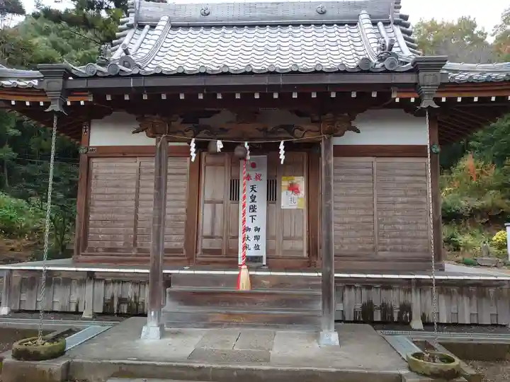 三柱神社(駒場町)の本殿・本堂