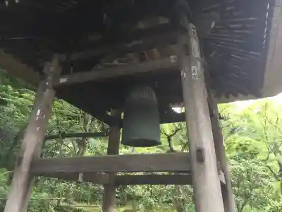 東慶寺の{uncategorized: "未分類", other: "その他", undefined: "問題あり", building: "その他建物", grave: "お墓", sacred_gate: "鳥居", guardian: "狛犬", statue: "像", buddha: "仏像", history: "歴史", nature: "自然", garden: "庭園", animal: "動物", pagoda: "塔", temizu: "手水舎", mountain_gate: "山門・神門", sanctuary: "本殿・本堂", subordinate: "末社・摂社", art: "芸術", scenery: "景色", jizo: "地蔵", ema: "絵馬", goshuin: "御朱印", omikuji: "おみくじ", items: "授与品その他", amulet: "お守り", goshuincho: "御朱印帳", eats: "食事", festival: "お祭り", votive_dance: "神楽", shichigosan: "七五三参", wedding: "結婚式", experience: "体験その他", initially: "初詣", around: "周辺", anti_infection: "感染症対策"}