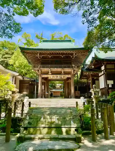 志賀海神社の山門