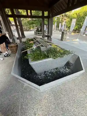 射水神社の手水舎