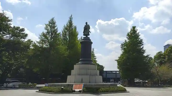 靖國神社の像