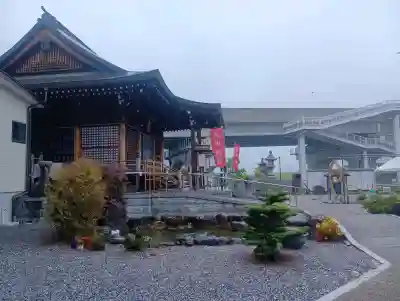 眞中神社の{uncategorized: "未分類", other: "その他", undefined: "問題あり", building: "その他建物", grave: "お墓", sacred_gate: "鳥居", guardian: "狛犬", statue: "像", buddha: "仏像", history: "歴史", nature: "自然", garden: "庭園", animal: "動物", pagoda: "塔", temizu: "手水舎", mountain_gate: "山門・神門", sanctuary: "本殿・本堂", subordinate: "末社・摂社", art: "芸術", scenery: "景色", jizo: "地蔵", ema: "絵馬", goshuin: "御朱印", omikuji: "おみくじ", items: "授与品その他", amulet: "お守り", goshuincho: "御朱印帳", eats: "食事", festival: "お祭り", votive_dance: "神楽", shichigosan: "七五三参", wedding: "結婚式", experience: "体験その他", initially: "初詣", around: "周辺", anti_infection: "感染症対策"}