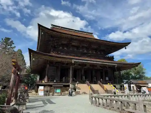 金峯山寺の{uncategorized: "未分類", other: "その他", undefined: "問題あり", building: "その他建物", grave: "お墓", sacred_gate: "鳥居", guardian: "狛犬", statue: "像", buddha: "仏像", history: "歴史", nature: "自然", garden: "庭園", animal: "動物", pagoda: "塔", temizu: "手水舎", mountain_gate: "山門・神門", sanctuary: "本殿・本堂", subordinate: "末社・摂社", art: "芸術", scenery: "景色", jizo: "地蔵", ema: "絵馬", goshuin: "御朱印", omikuji: "おみくじ", items: "授与品その他", amulet: "お守り", goshuincho: "御朱印帳", eats: "食事", festival: "お祭り", votive_dance: "神楽", shichigosan: "七五三参", wedding: "結婚式", experience: "体験その他", initially: "初詣", around: "周辺", anti_infection: "感染症対策"}