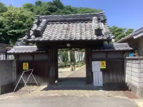 宝乗院の山門