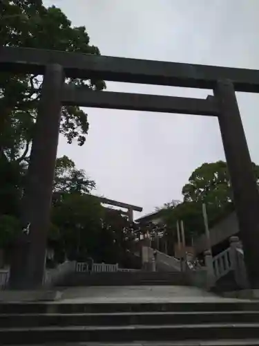 伊勢山皇大神宮の鳥居