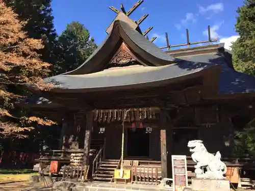 冨士御室浅間神社の本殿・本堂