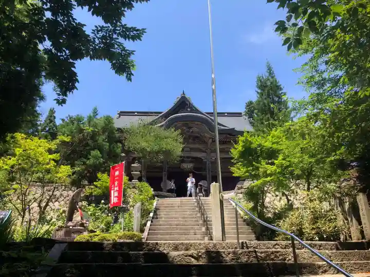 成相寺の本殿・本堂
