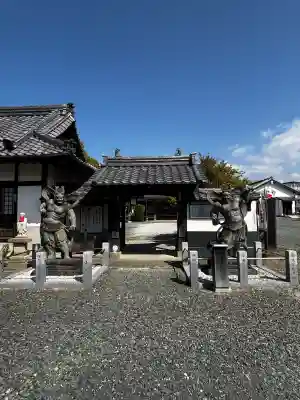 祇園山 徳城寺の{uncategorized: "未分類", other: "その他", undefined: "問題あり", building: "その他建物", grave: "お墓", sacred_gate: "鳥居", guardian: "狛犬", statue: "像", buddha: "仏像", history: "歴史", nature: "自然", garden: "庭園", animal: "動物", pagoda: "塔", temizu: "手水舎", mountain_gate: "山門・神門", sanctuary: "本殿・本堂", subordinate: "末社・摂社", art: "芸術", scenery: "景色", jizo: "地蔵", ema: "絵馬", goshuin: "御朱印", omikuji: "おみくじ", items: "授与品その他", amulet: "お守り", goshuincho: "御朱印帳", eats: "食事", festival: "お祭り", votive_dance: "神楽", shichigosan: "七五三参", wedding: "結婚式", experience: "体験その他", initially: "初詣", around: "周辺", anti_infection: "感染症対策"}