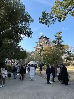 廣島護國神社の{uncategorized: "未分類", other: "その他", undefined: "問題あり", building: "その他建物", grave: "お墓", sacred_gate: "鳥居", guardian: "狛犬", statue: "像", buddha: "仏像", history: "歴史", nature: "自然", garden: "庭園", animal: "動物", pagoda: "塔", temizu: "手水舎", mountain_gate: "山門・神門", sanctuary: "本殿・本堂", subordinate: "末社・摂社", art: "芸術", scenery: "景色", jizo: "地蔵", ema: "絵馬", goshuin: "御朱印", omikuji: "おみくじ", items: "授与品その他", amulet: "お守り", goshuincho: "御朱印帳", eats: "食事", festival: "お祭り", votive_dance: "神楽", shichigosan: "七五三参", wedding: "結婚式", experience: "体験その他", initially: "初詣", around: "周辺", anti_infection: "感染症対策"}