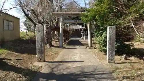 新治神社の鳥居