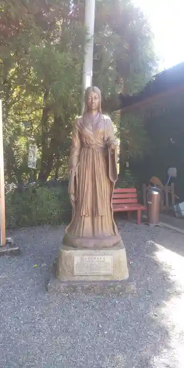 天岩戸神社の像