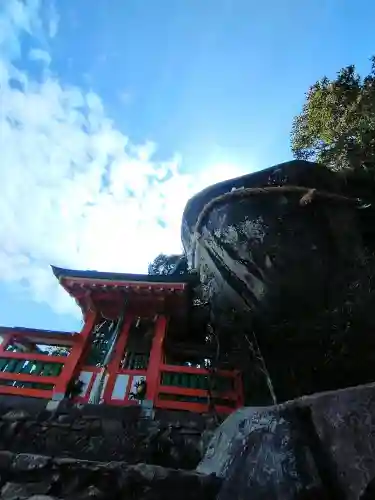 神倉神社（熊野速玉大社摂社）の{uncategorized: "未分類", other: "その他", undefined: "問題あり", building: "その他建物", grave: "お墓", sacred_gate: "鳥居", guardian: "狛犬", statue: "像", buddha: "仏像", history: "歴史", nature: "自然", garden: "庭園", animal: "動物", pagoda: "塔", temizu: "手水舎", mountain_gate: "山門・神門", sanctuary: "本殿・本堂", subordinate: "末社・摂社", art: "芸術", scenery: "景色", jizo: "地蔵", ema: "絵馬", goshuin: "御朱印", omikuji: "おみくじ", items: "授与品その他", amulet: "お守り", goshuincho: "御朱印帳", eats: "食事", festival: "お祭り", votive_dance: "神楽", shichigosan: "七五三参", wedding: "結婚式", experience: "体験その他", initially: "初詣", around: "周辺", anti_infection: "感染症対策"}