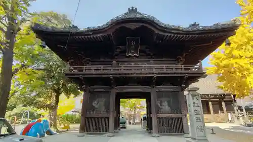 檀王法林寺（栴檀王院無上法林寺）の山門・神門