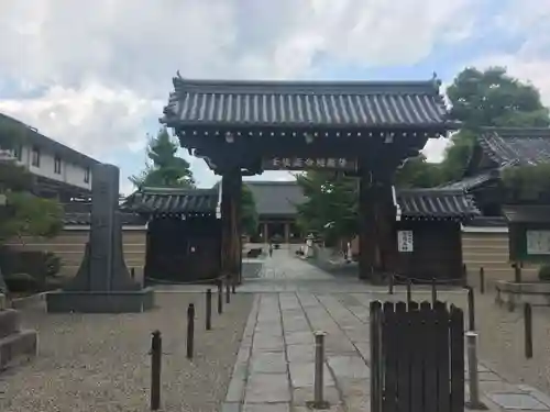 壬生寺の山門・神門