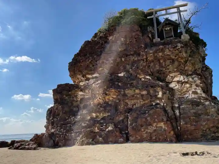 稲佐の浜 弁天島(島根県)