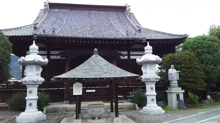 遠妙寺の本殿・本堂
