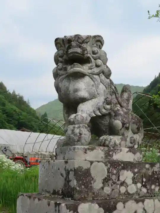 日輪神社の狛犬