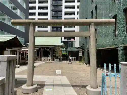 宮益御嶽神社の鳥居