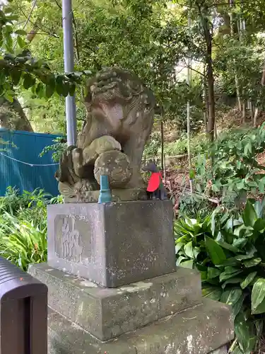 大稲荷神社の狛犬