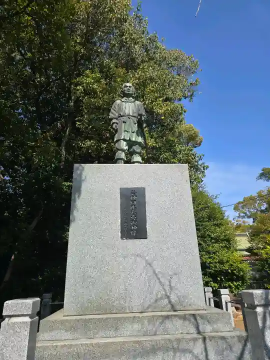 和泉國一之宮 大鳥大社の{uncategorized: "未分類", other: "その他", undefined: "問題あり", building: "その他建物", grave: "お墓", sacred_gate: "鳥居", guardian: "狛犬", statue: "像", buddha: "仏像", history: "歴史", nature: "自然", garden: "庭園", animal: "動物", pagoda: "塔", temizu: "手水舎", mountain_gate: "山門・神門", sanctuary: "本殿・本堂", subordinate: "末社・摂社", art: "芸術", scenery: "景色", jizo: "地蔵", ema: "絵馬", goshuin: "御朱印", omikuji: "おみくじ", items: "授与品その他", amulet: "お守り", goshuincho: "御朱印帳", eats: "食事", festival: "お祭り", votive_dance: "神楽", shichigosan: "七五三参", wedding: "結婚式", experience: "体験その他", initially: "初詣", around: "周辺", anti_infection: "感染症対策"}