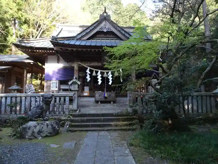 五所駒瀧神社の本殿・本堂