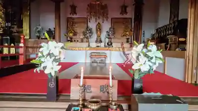 春宮寺の本殿・本堂