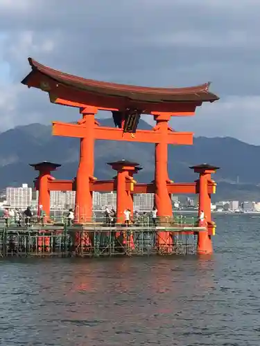 厳島神社の鳥居