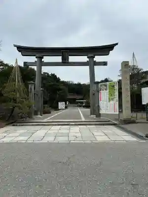 氣多大社の{uncategorized: "未分類", other: "その他", undefined: "問題あり", building: "その他建物", grave: "お墓", sacred_gate: "鳥居", guardian: "狛犬", statue: "像", buddha: "仏像", history: "歴史", nature: "自然", garden: "庭園", animal: "動物", pagoda: "塔", temizu: "手水舎", mountain_gate: "山門・神門", sanctuary: "本殿・本堂", subordinate: "末社・摂社", art: "芸術", scenery: "景色", jizo: "地蔵", ema: "絵馬", goshuin: "御朱印", omikuji: "おみくじ", items: "授与品その他", amulet: "お守り", goshuincho: "御朱印帳", eats: "食事", festival: "お祭り", votive_dance: "神楽", shichigosan: "七五三参", wedding: "結婚式", experience: "体験その他", initially: "初詣", around: "周辺", anti_infection: "感染症対策"}