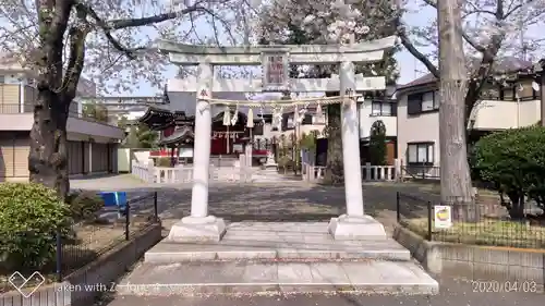 関根神社の鳥居