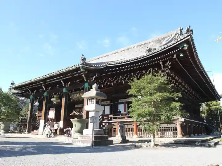 清凉寺の本殿・本堂