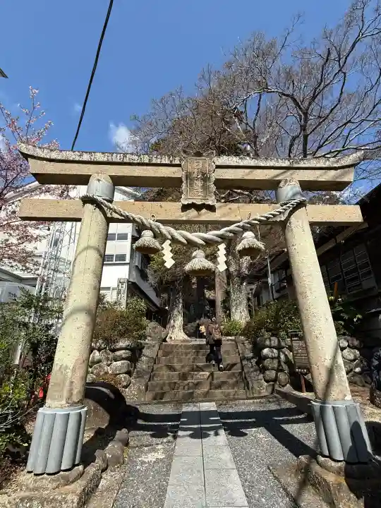 日枝神社の{uncategorized: "未分類", other: "その他", undefined: "問題あり", building: "その他建物", grave: "お墓", sacred_gate: "鳥居", guardian: "狛犬", statue: "像", buddha: "仏像", history: "歴史", nature: "自然", garden: "庭園", animal: "動物", pagoda: "塔", temizu: "手水舎", mountain_gate: "山門・神門", sanctuary: "本殿・本堂", subordinate: "末社・摂社", art: "芸術", scenery: "景色", jizo: "地蔵", ema: "絵馬", goshuin: "御朱印", omikuji: "おみくじ", items: "授与品その他", amulet: "お守り", goshuincho: "御朱印帳", eats: "食事", festival: "お祭り", votive_dance: "神楽", shichigosan: "七五三参", wedding: "結婚式", experience: "体験その他", initially: "初詣", around: "周辺", anti_infection: "感染症対策"}