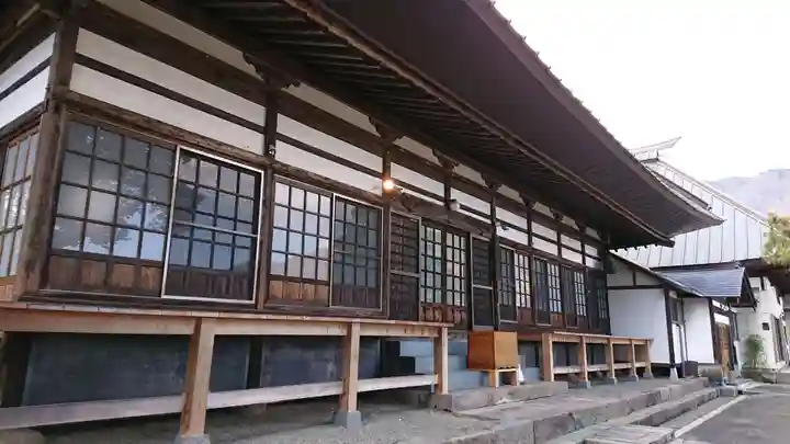 龍谷寺の本殿・本堂