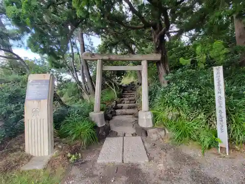 森戸大明神（森戸神社）の末社・摂社