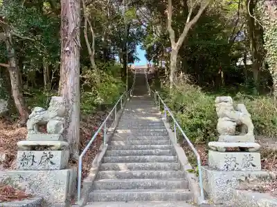 縣主神社の{uncategorized: "未分類", other: "その他", undefined: "問題あり", building: "その他建物", grave: "お墓", sacred_gate: "鳥居", guardian: "狛犬", statue: "像", buddha: "仏像", history: "歴史", nature: "自然", garden: "庭園", animal: "動物", pagoda: "塔", temizu: "手水舎", mountain_gate: "山門・神門", sanctuary: "本殿・本堂", subordinate: "末社・摂社", art: "芸術", scenery: "景色", jizo: "地蔵", ema: "絵馬", goshuin: "御朱印", omikuji: "おみくじ", items: "授与品その他", amulet: "お守り", goshuincho: "御朱印帳", eats: "食事", festival: "お祭り", votive_dance: "神楽", shichigosan: "七五三参", wedding: "結婚式", experience: "体験その他", initially: "初詣", around: "周辺", anti_infection: "感染症対策"}