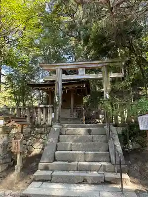 石上神宮の末社・摂社