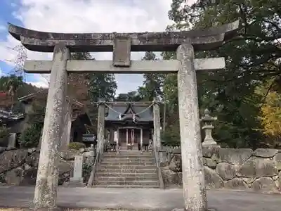 荒穂神社の鳥居
